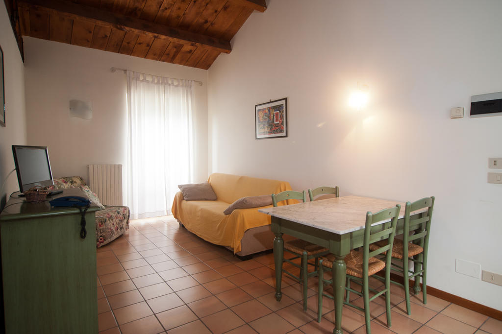 Valcastagno Relais & Residence Сіроло Номер фото