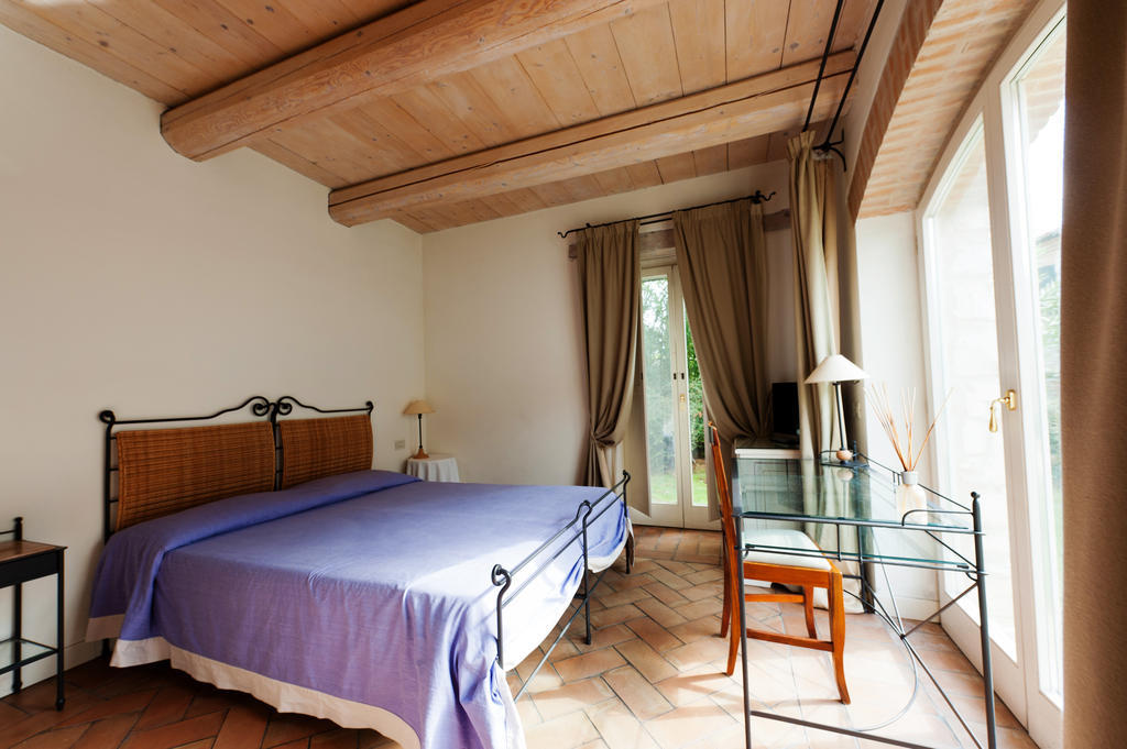 Valcastagno Relais & Residence Сіроло Номер фото